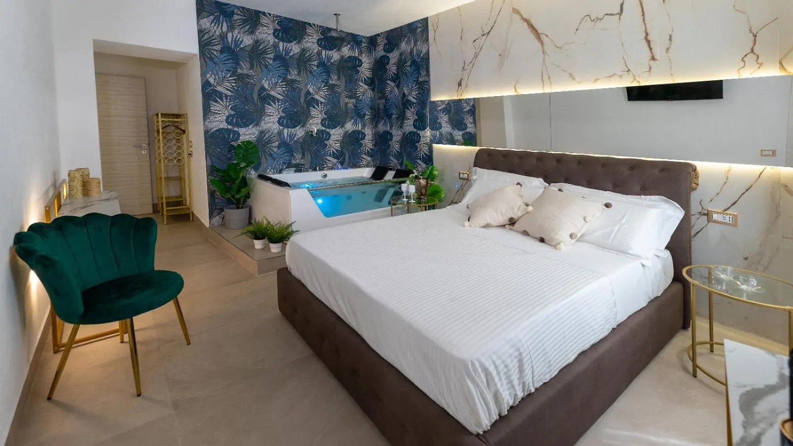 Penzion Mazzini Luxury Jacuzzy Suite Katánie