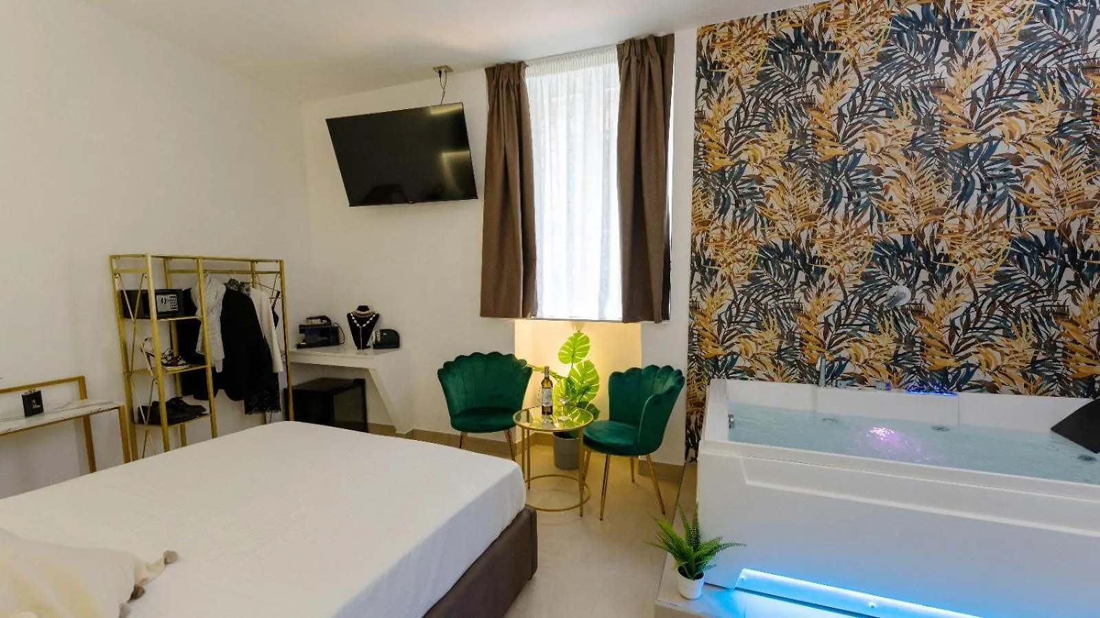 Penzion Mazzini Luxury Jacuzzy Suite Katánie