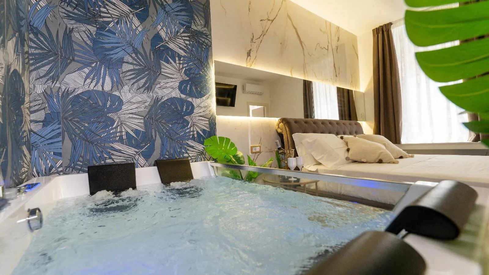 Mazzini Luxury Jacuzzy Suite Katánie Penzion