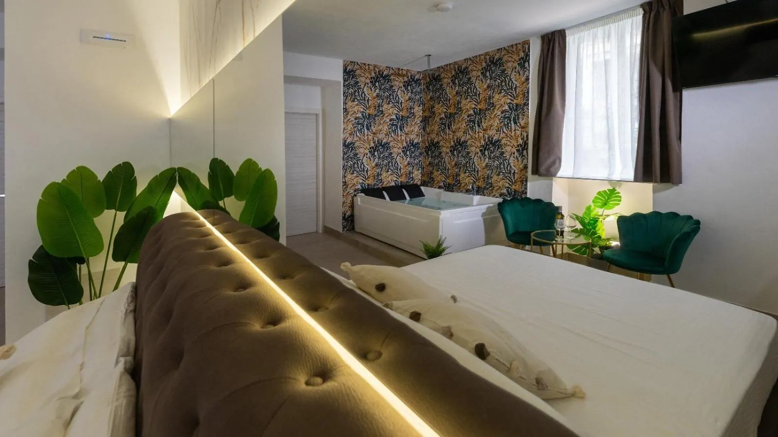 Mazzini Luxury Jacuzzy Suite Katánie 0*,  Itálie