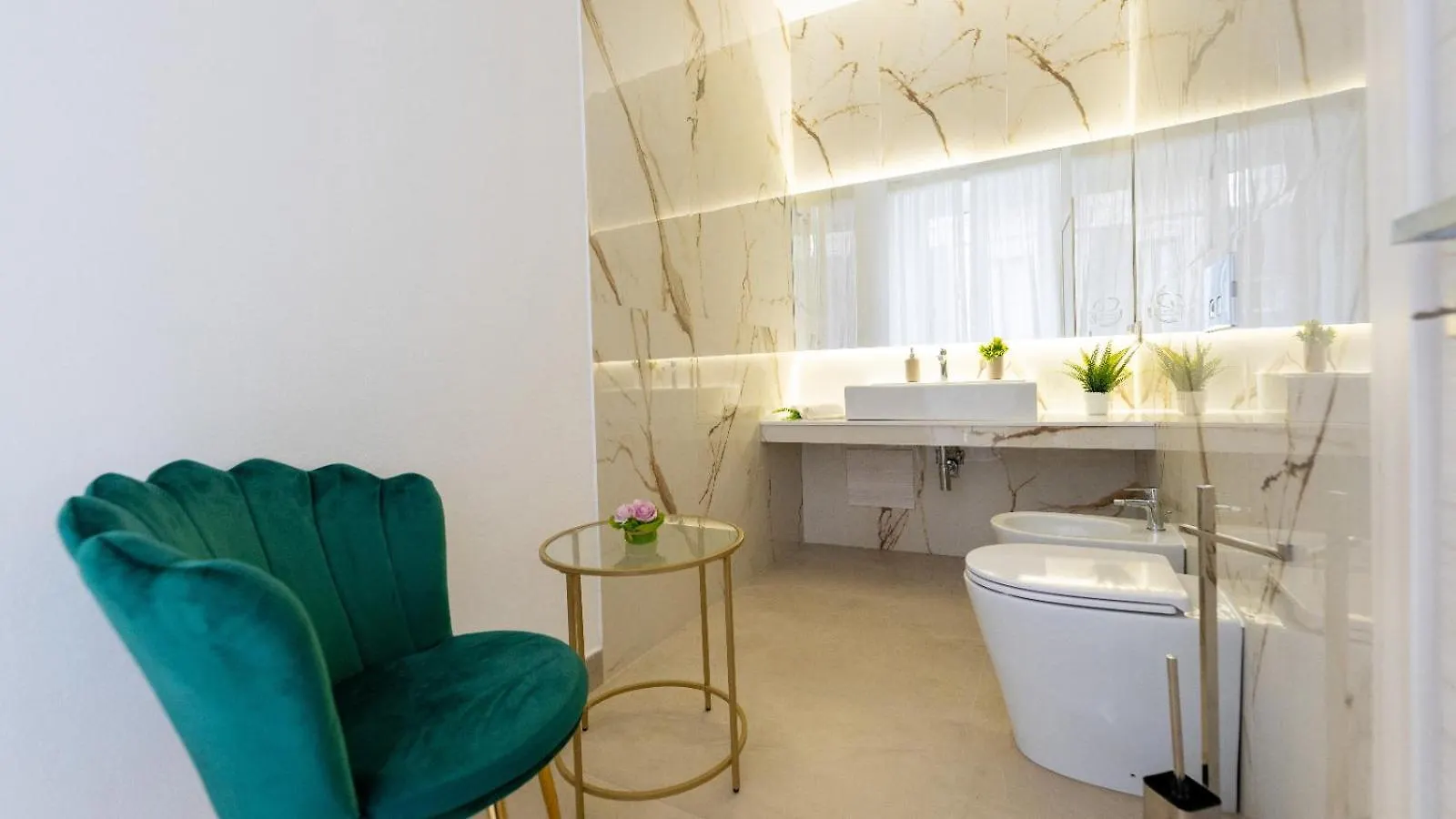 Mazzini Luxury Jacuzzy Suite Katánie Penzion